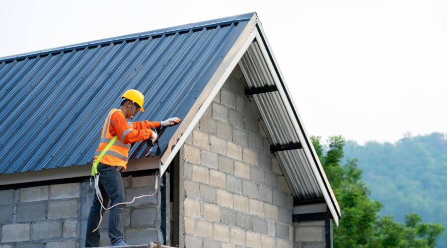 Professional residential roofers in Hulbert, MI